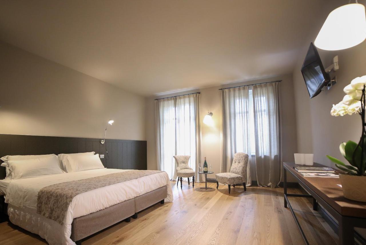 Locanda Ferro Uno, Golf Citta Di Asti Buitenkant foto