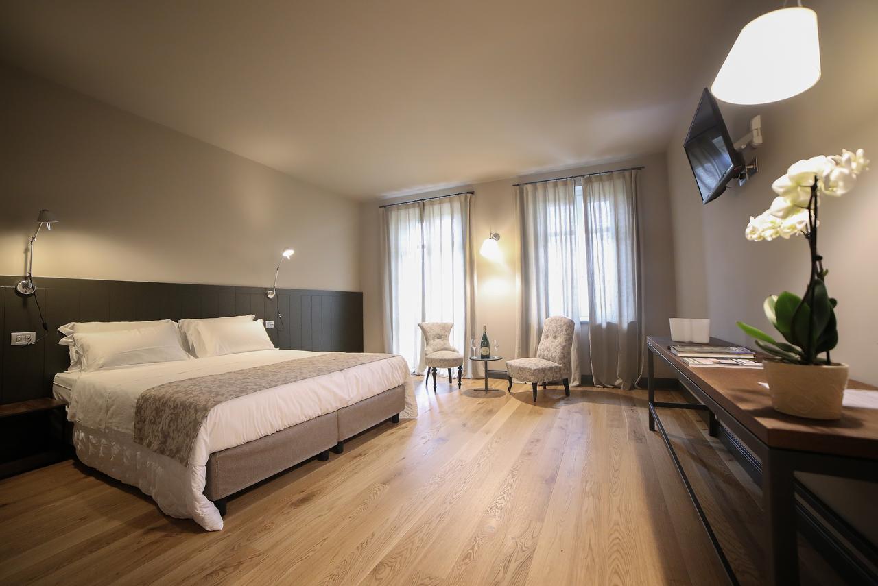 Locanda Ferro Uno, Golf Citta Di Asti Buitenkant foto