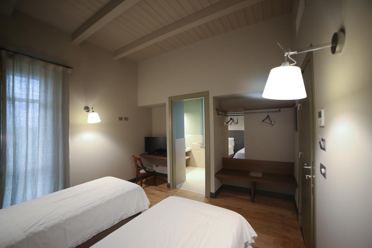 Locanda Ferro Uno, Golf Citta Di Asti Buitenkant foto